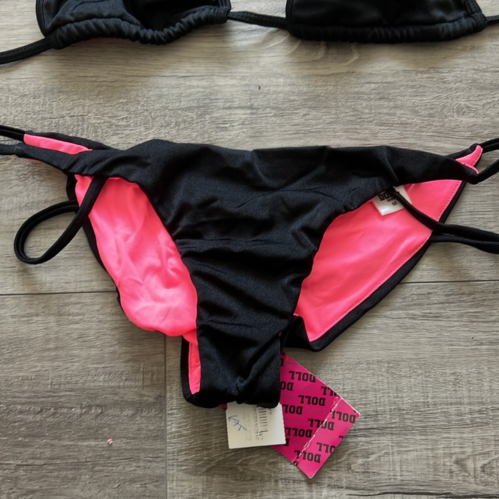 Bikinis - Picture 5 of 9